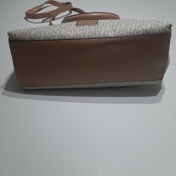 Jones New York Signature Greta White & Tan Double Handle Crossbody Handbag - Picture 5 of 9